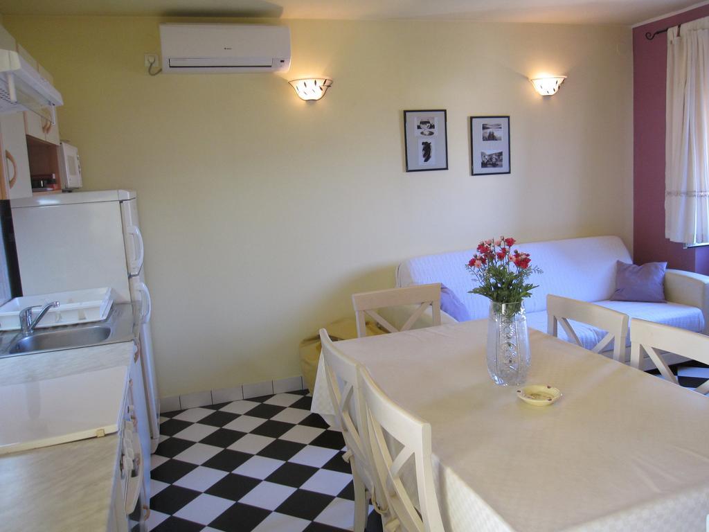 Apartment Glavica Supetar Exterior photo