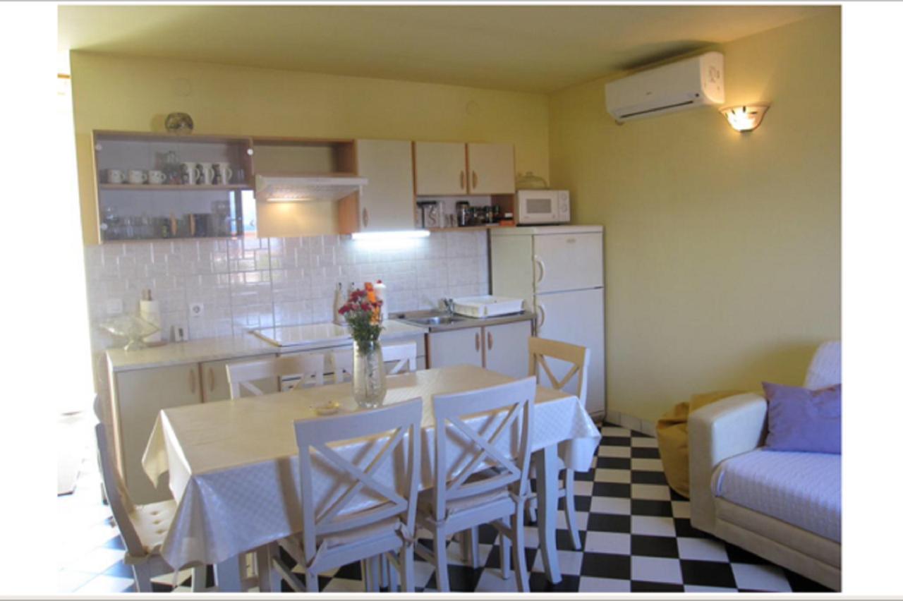 Apartment Glavica Supetar Exterior photo